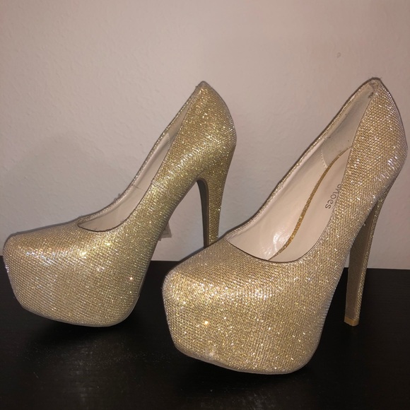6 inch gold Platform heels - Picture 2 of 3